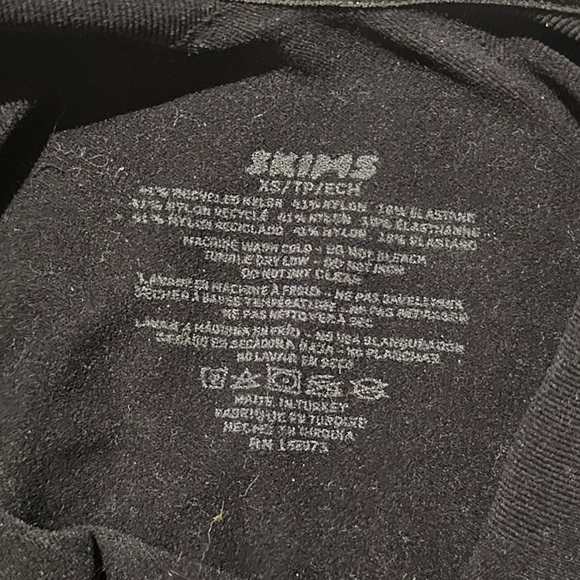 SKIMS SEAMLESS SCUPT IN BLACK SZ XS/SMALL - Picture 5 of 5